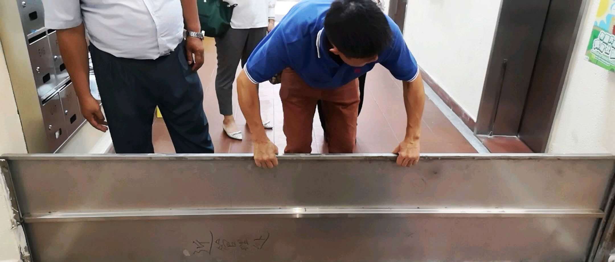 同時,房屋局網頁已上載颱風資訊,歡迎各管理公司下載。
